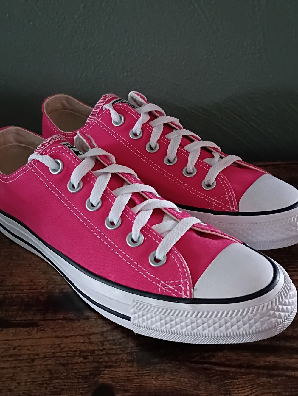 Converse All Star Low Top Chucks Womens 8.5/Mens 6.5 Watermelon Pink Sneakers